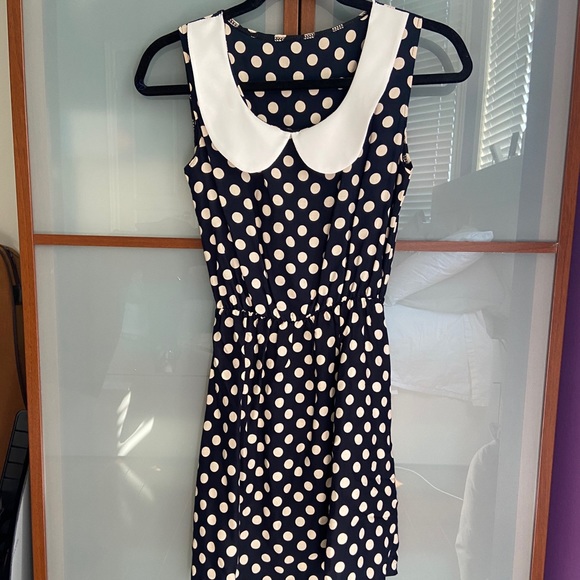 Vintage Style Polka Dot Sundress With Collar - Picture 2 of 3
